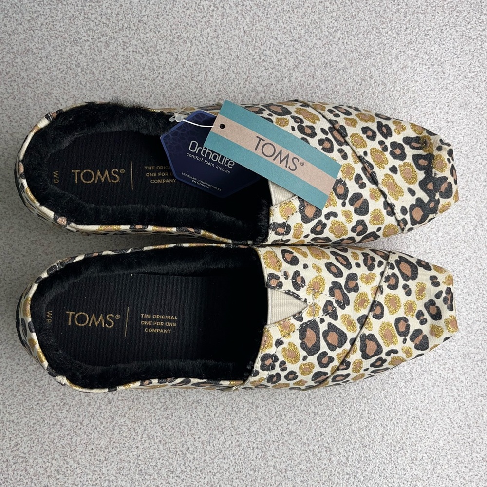 NWT Tom’s Alpargata Natural Glitter Cheeta lined slip-ons